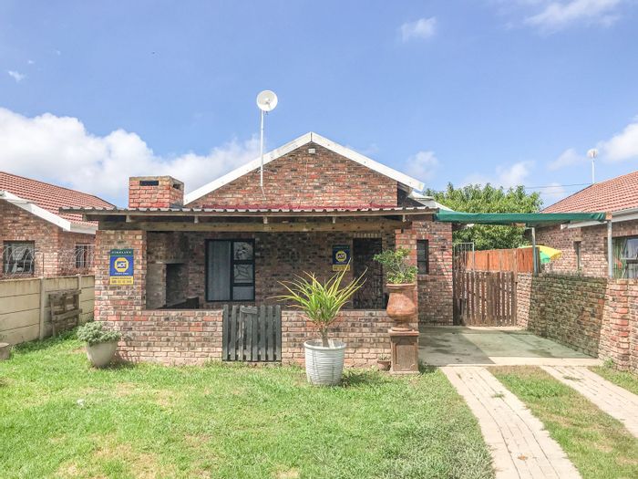 For Sale: 3-Bedroom House in Levallia, near schools and shopping centers.