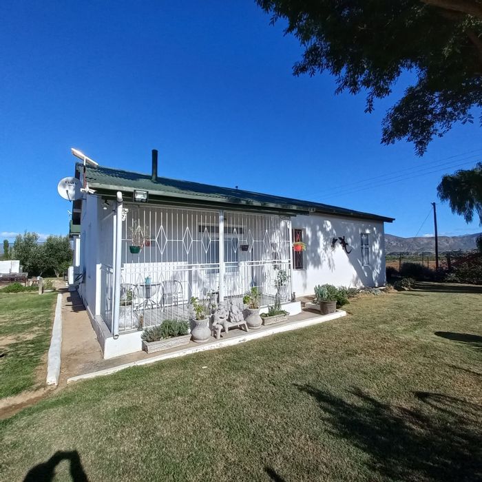 Calitzdorp Rural House For Sale: 3 Bedrooms, Garden, Mountain Views, Versatile Flat.