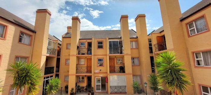 Ground floor apartment in Anchorage Park with laundry room and extra storage. For Sale.