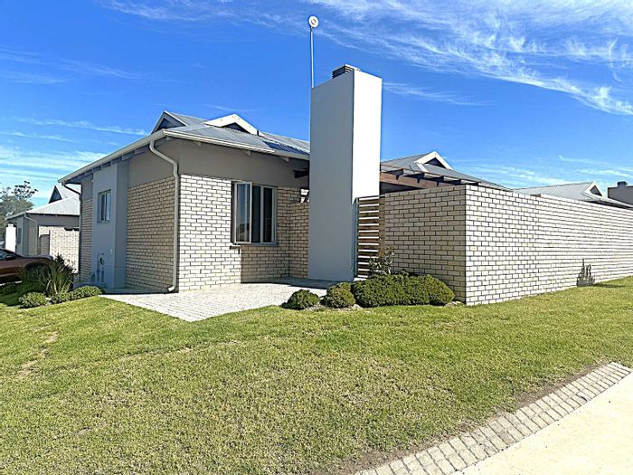 3-Bedroom House For Sale in Mooikloof Country Estate with private garden and inverter.