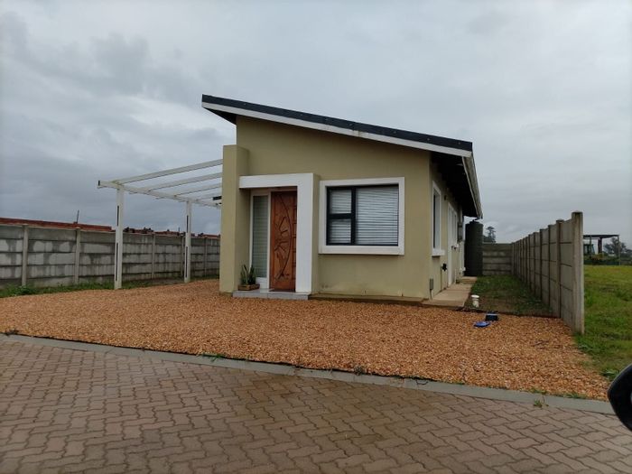 House for Sale in Pacaltsdorp: Secure estate living with 24-hour security access.