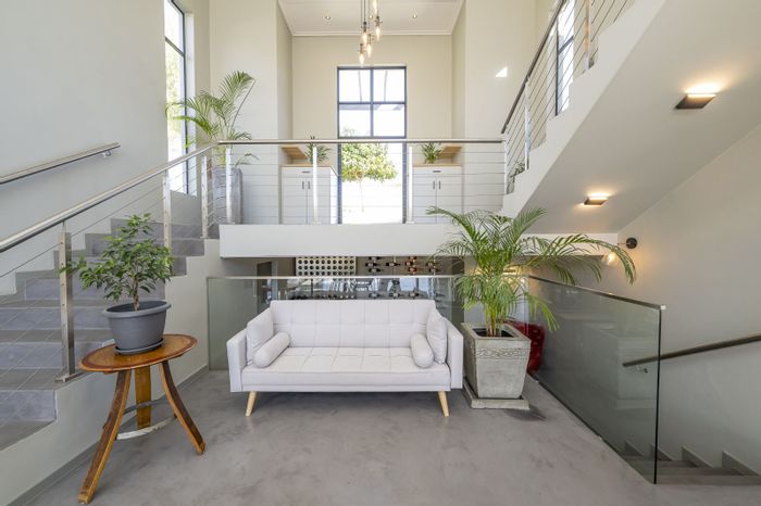 For Sale: House in Mount Royal Golf Estate with pool, braai, and solar power.