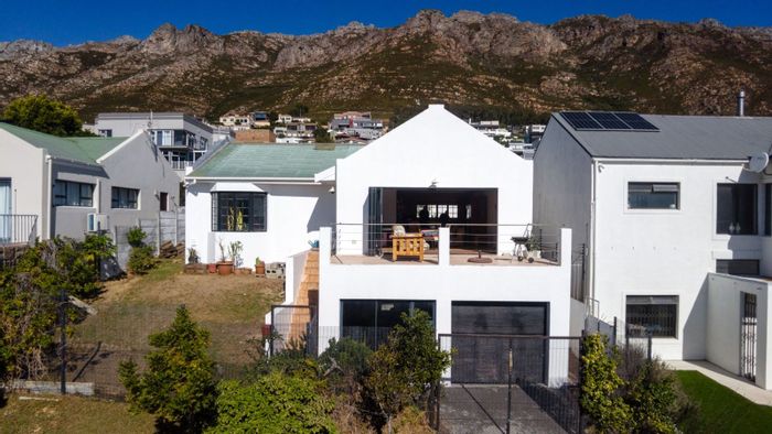 Mansfield House For Sale: 2 Bed, 2 Bath, Garage, Office, Scenic Views.