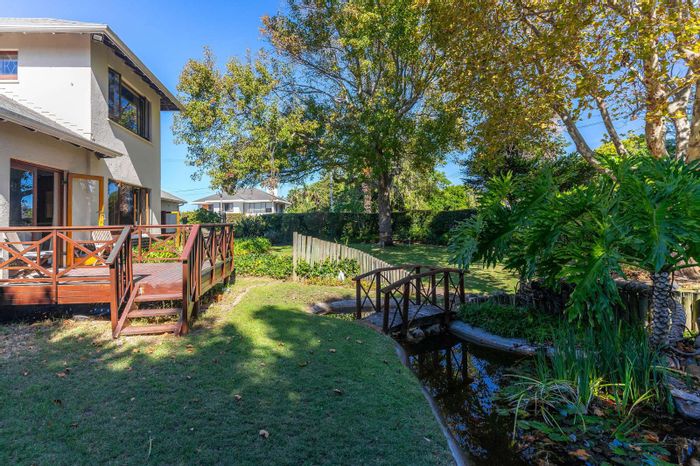 Plumstead House For Sale: Spacious family home with dual living, pool, and garden.