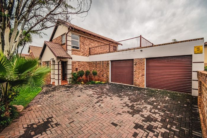 For Sale: Glen Marais Townhouse with 4 Bedrooms, Garden, and Secure Estate Living.
