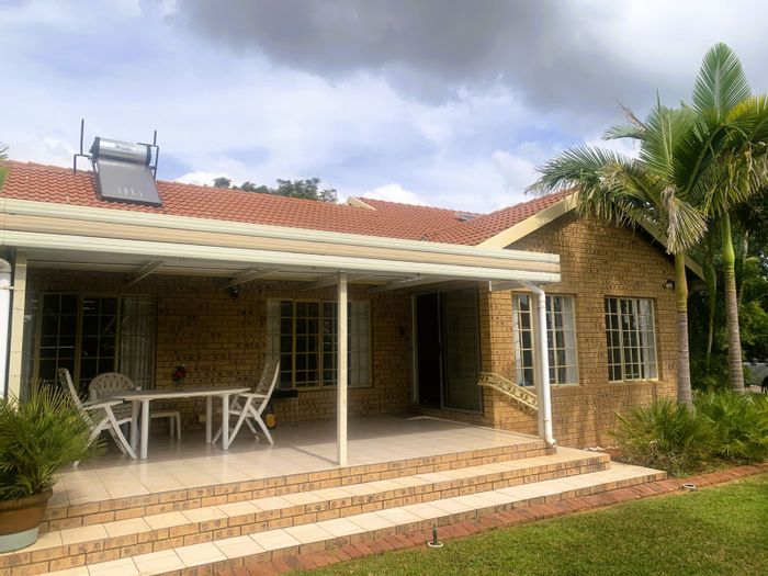 For Sale: House in Modimolle Central with 3 beds, solar power, and security.