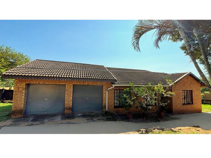 Hazyview Central House For Sale: 5 beds, 3 baths, double garage, rental flatlet.