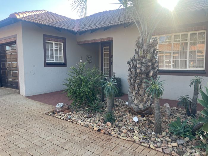 3-Bedroom Townhouse in Mookgopong Central For Sale with secure parking and energy efficiency.