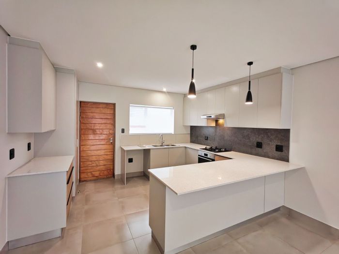 3-bedroom house to rent in George Central with secure parking and private garden.