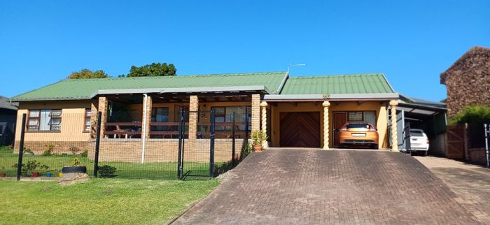 Eden House For Sale: 3 bedrooms, garden, bachelor flatlet, mountain views.
