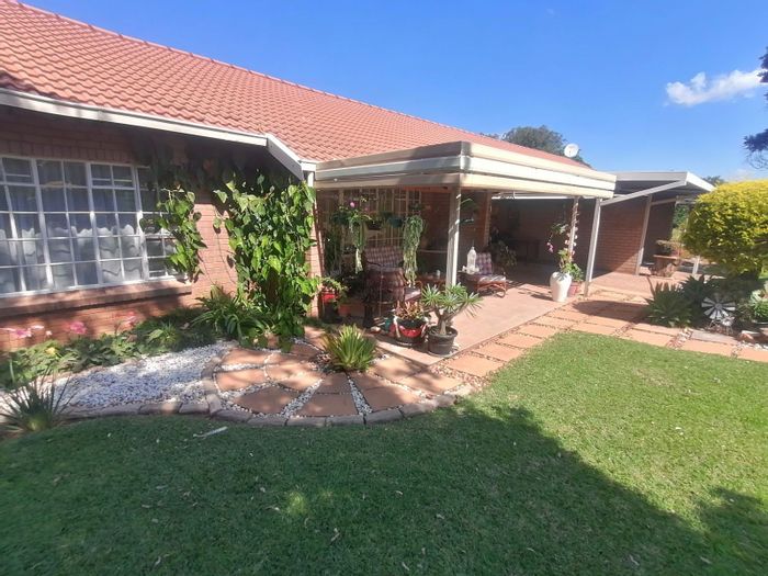 Townhouse for Sale in Bela Bela Central: 2 beds, study, secure complex, garden views.