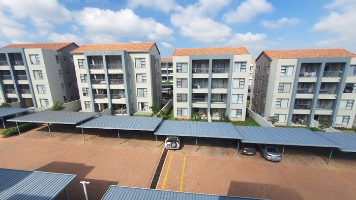 For Sale: 2-bedroom apartment in Craigavon with gym, pool, and balcony.