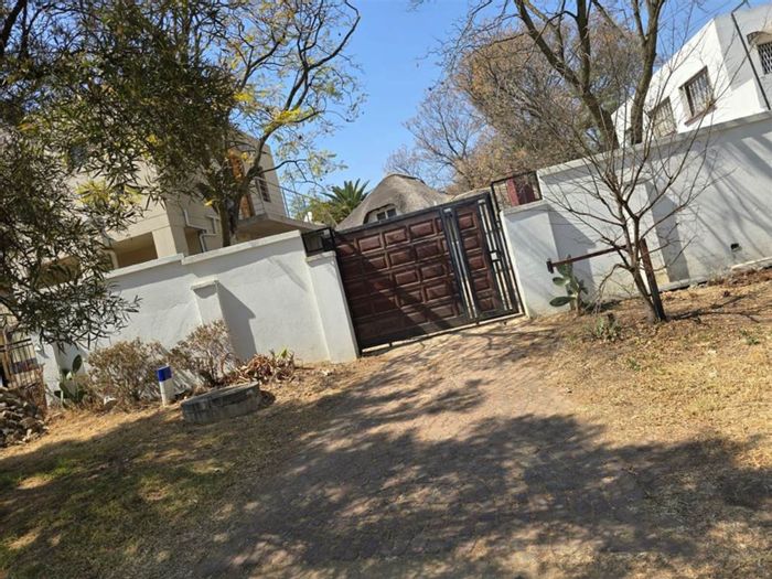 1 Bedroom Apartment To Rent in Buccleuch with private entrance and included amenities.