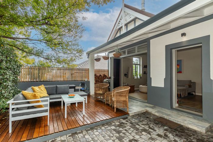 Sea Point House For Sale: Two bedrooms, aircon, outdoor patio, ideal for Airbnb.