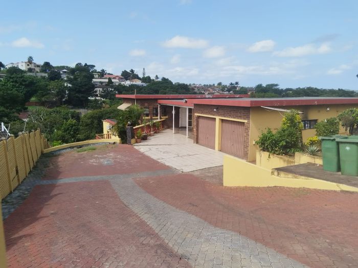 9-bedroom house in Empangeni Central for sale, ideal for BnB or family living.