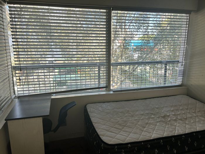 Braamfontein Apartment For Sale: Secure student living near universities and transport.