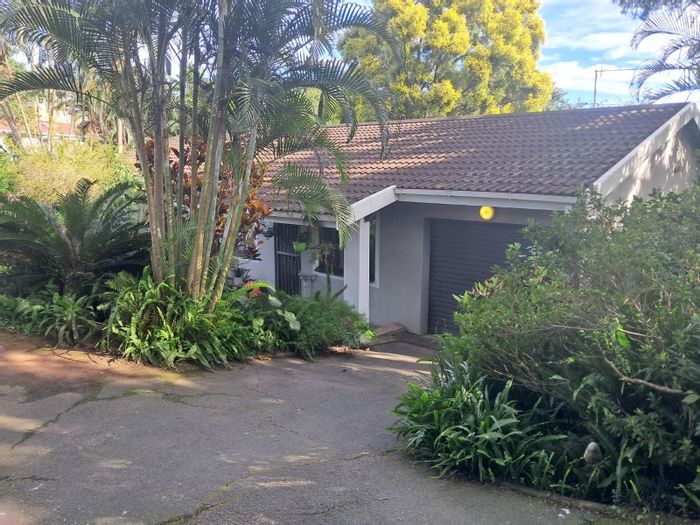 Caversham Glen House For Sale: 3 bedrooms, pool, secure courtyard, ample parking.
