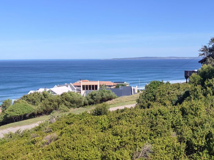 For Sale: 740 sqm vacant land in Dana Bay with ocean views and cul-de-sac location.