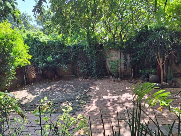 House for Sale in Capital Park with 2 flatlets and private garden.