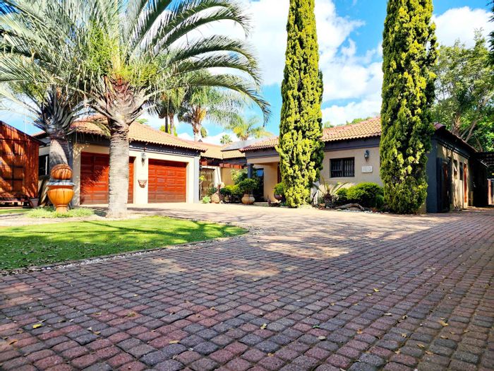 For Sale: Welgelegen House with pool, lapa, solar power, and Wendy house.