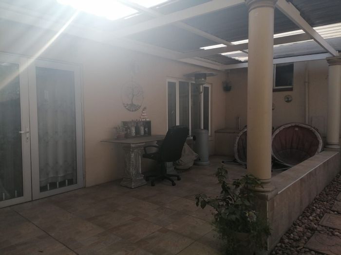 For Sale: House in Rembrandt Park with pool, bar, and guest cottage.