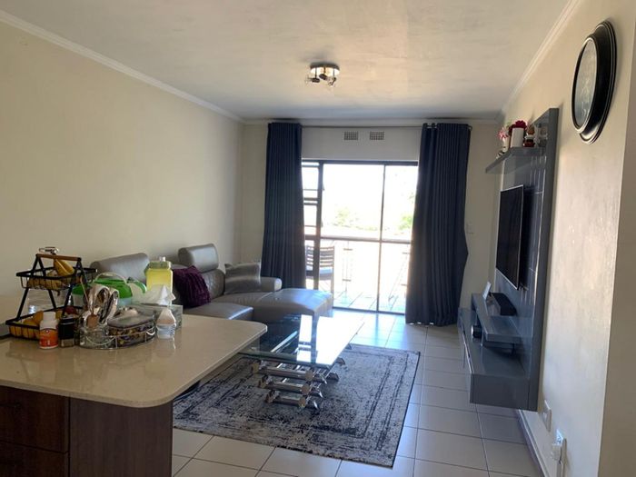 2-Bedroom Apartment For Sale in Jackal Creek Golf Estate with Security and Amenities.