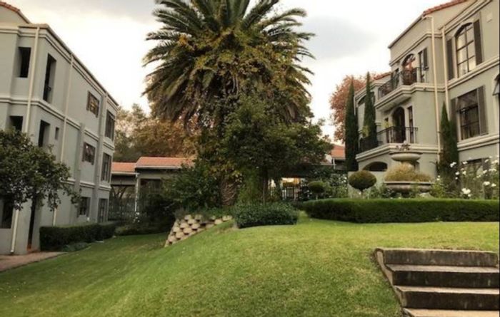 Craighall Apartment To Rent: 2 Bedrooms, 2 Bathrooms, Balcony, Parking, Vuma Fibre.