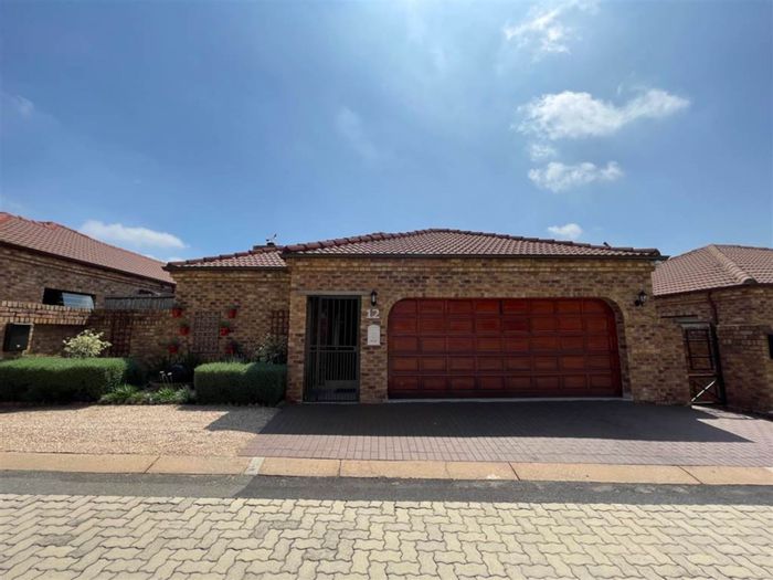 For Sale: 3-Bedroom Cluster in North Riding AH with patio, garden, and security.