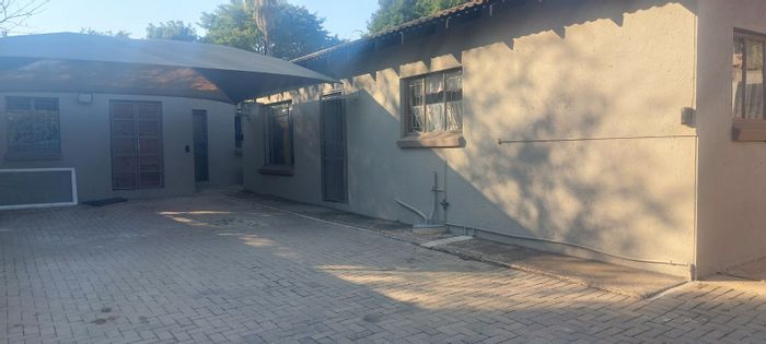 For Sale: 3-Bedroom House in Polokwane Central with study, entertainment area, and security.