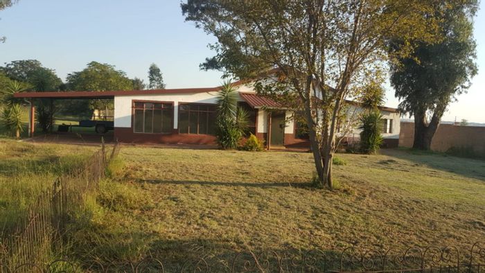 8.5ha Farm For Sale in Knoppieslaagte with rental income potential and electricity.