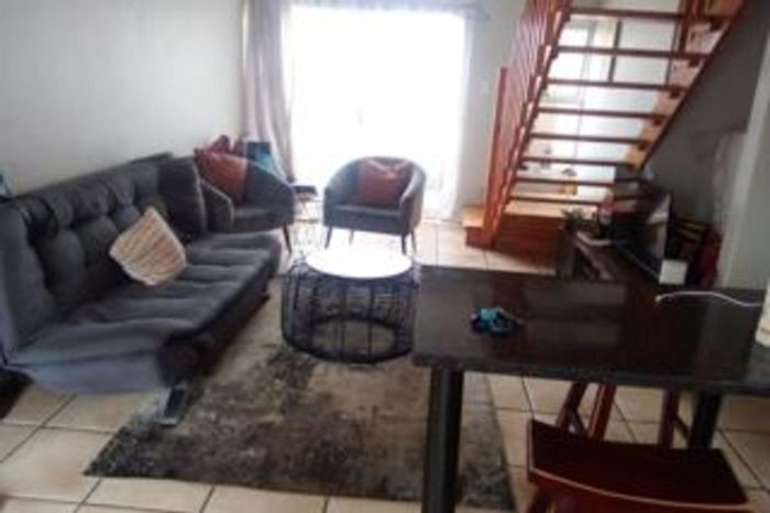 Ferndale Apartment To Rent: 2 Bedrooms, 2 Bathrooms, balcony, secure complex, convenient location.