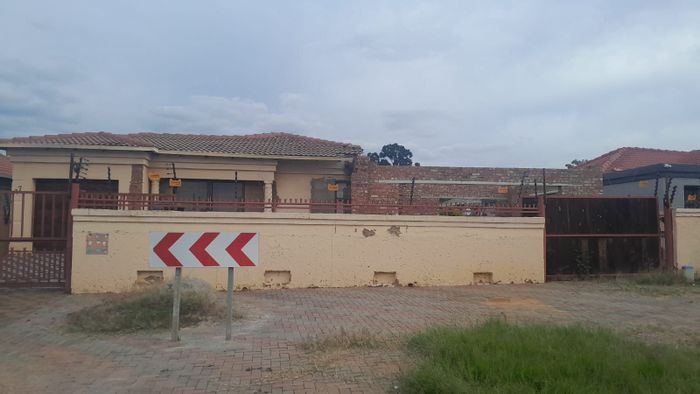 Chantelle House For Sale: 3 beds, 2 baths, expansion underway, ideal for families.