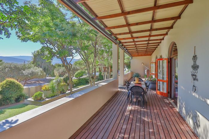 For Sale: House in Montagu Central with garden, loft, bar, and garage.