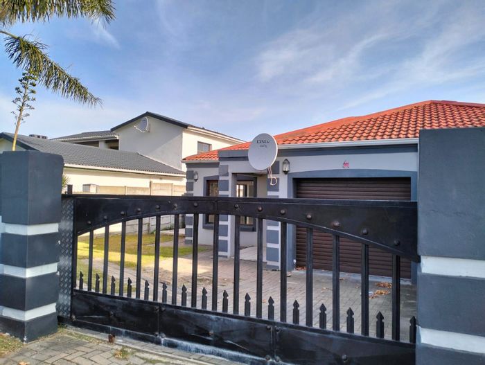 3-Bedroom House to Rent in Levallia with Office, Braai Area, and Pet-Friendly Yard.