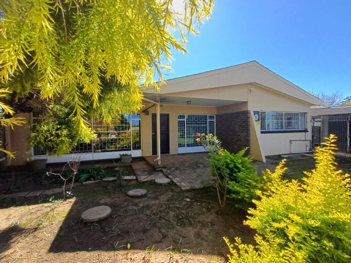 Two houses on one yard in Meiringspark, Klerksdorp - For Sale!