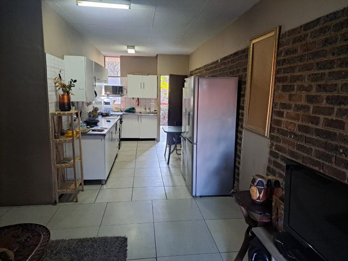 2-Bedroom Apartment in Silverton For Sale with Pool, Garage, and Security.