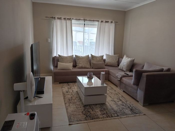 2 Bedroom Apartment To Rent in Noordhang with Pool, Gym, and Security.