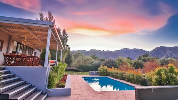 For Sale: House in Montagu Central with pool, 5 bedrooms, and entertainment area.