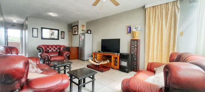 2-Bedroom Apartment For Sale in Horizon View with Balcony and Secure Parking.