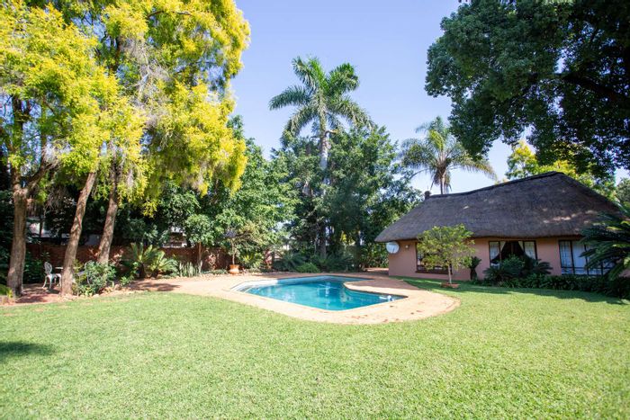 Vintage house for sale in Mokopane Central with pool, flat, and spacious erf.