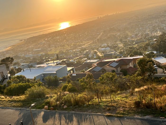 Gordon Heights For Sale: 928 sqm residential land with panoramic views, fully serviced.