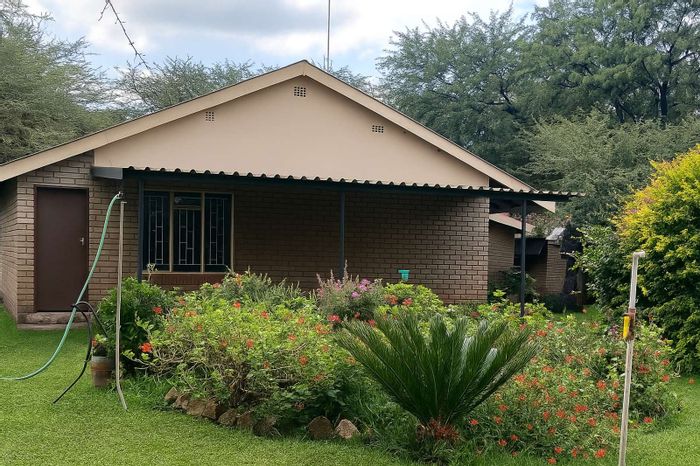 Bela Bela Central Townhouse For Sale: 3 Bedrooms, Borehole Water, Community Living.