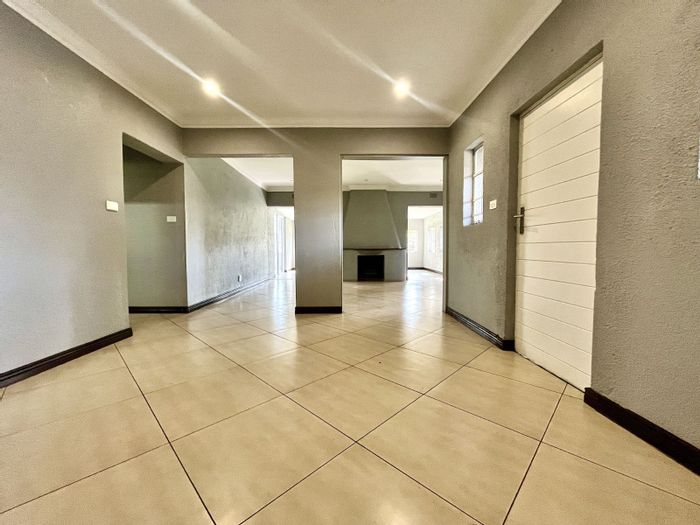 3-Bed, 2-Bath House For Sale in Doringkloof with spacious garden and staff quarters.