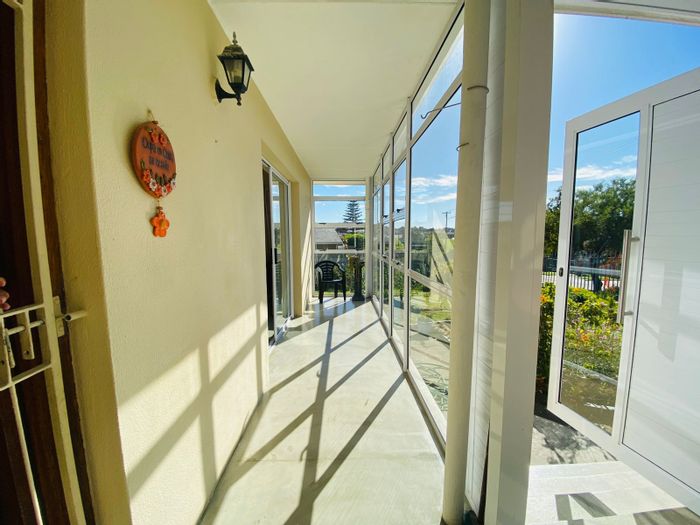 Linton Grange House For Sale: Off-grid living, two flatlets, large garage, spacious garden.