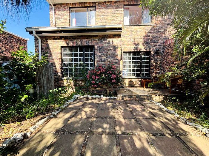 3-Bedroom Townhouse in Fernglen with garage, parking, and community amenities. For Sale.