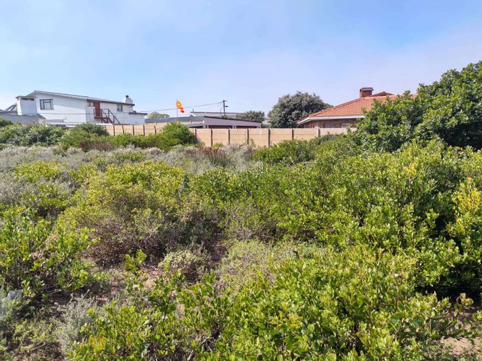 Gouritsmond Central: Vacant Land Residential For Sale, 961 m² near river and ocean.