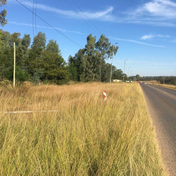 For Sale: Farm in Cullinan Rural, 24,860 sqm land with high-visibility frontage.