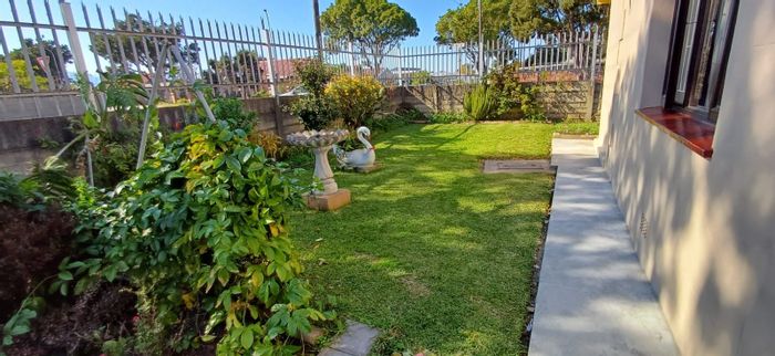For Sale: Spacious 4-bedroom house in George South with pool and granny flat.