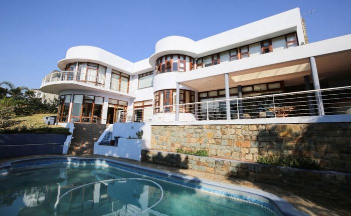 For Sale: Bonnie Doon House with river views, large grounds, and gourmet kitchen.