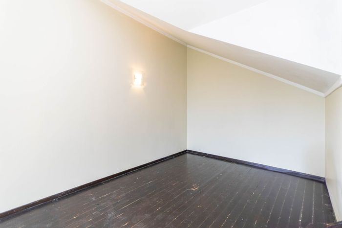 Lonehill Apartment For Sale: 2 Bedrooms, rooftop terrace, pool, tennis court.